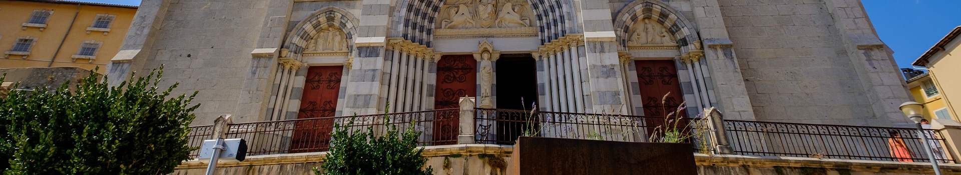 Your holiday to **Digne-les-Bains** starts here