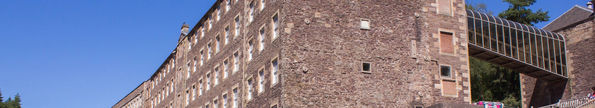 Your holiday to **Lanark** starts here