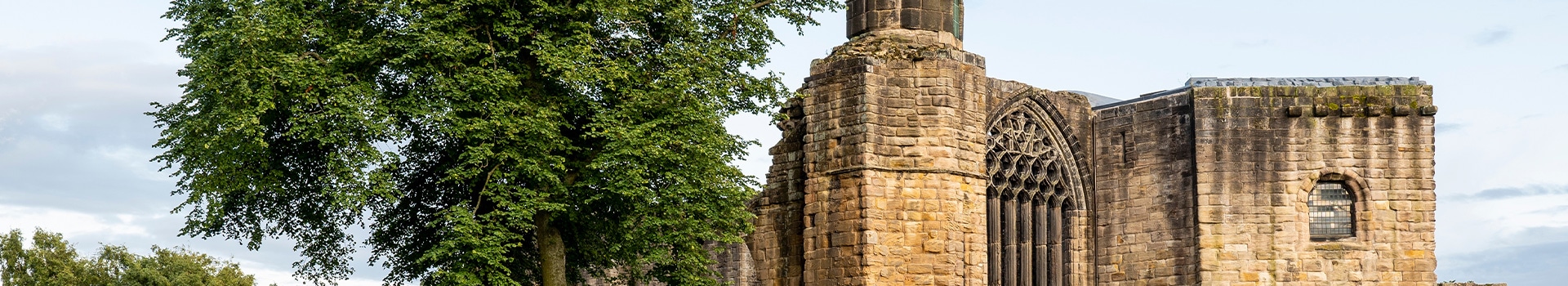 Flight+Hotel deals to **Dunfermline**