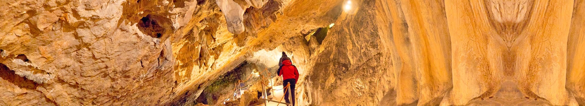 Flight+Hotel deals to **Villanúa**