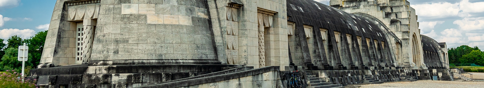 Flight+Hotel deals to **Verdun**