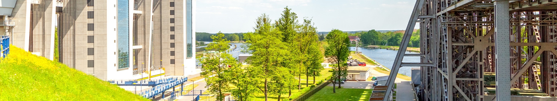Flight+Hotel deals to **Niederfinow**