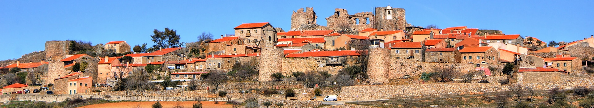 Your holiday to **Castelo Rodrigo** starts here