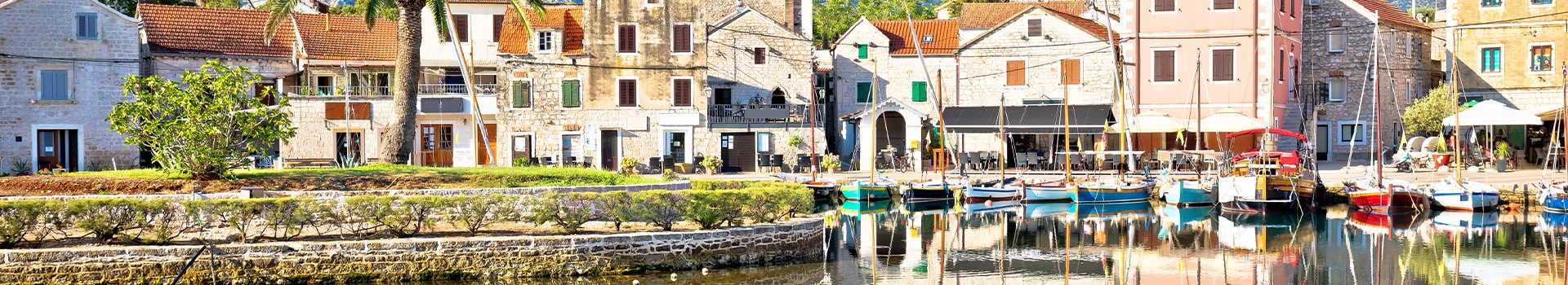 Flight+Hotel deals to **Vrboska**