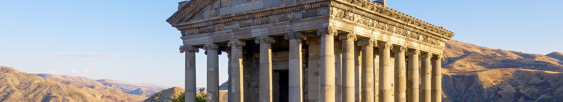 Your holiday to **Garni** starts here