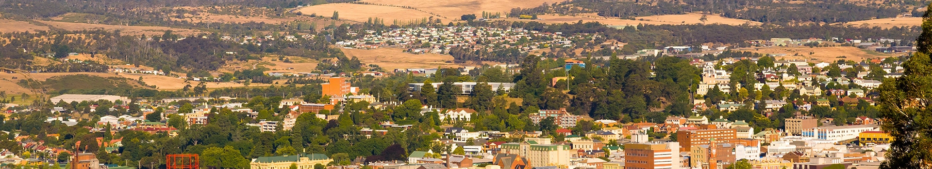 Your holiday to **Launceston** starts here