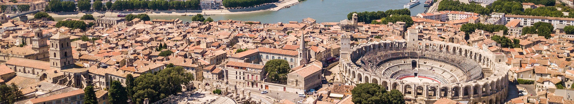 Your holiday to **Arles** starts here