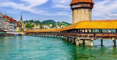 Route through Switzerland and its Picture-Postcard Landscapes Route through Switzerland and its Picture-Postcard Landscapes