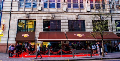 Manchester break with Hard Rock Cafe Skip the Line