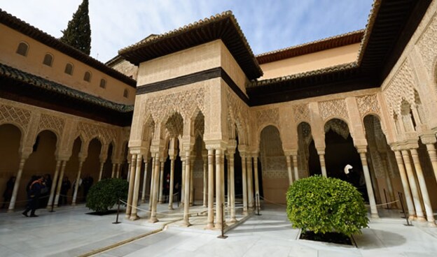 Granada: Historic and monumental