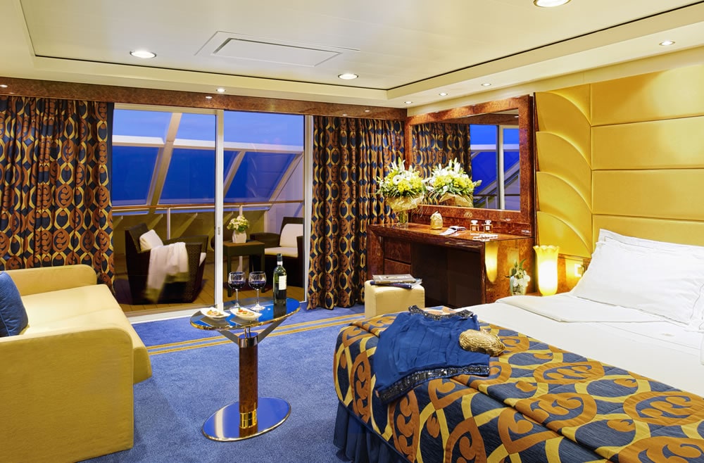 msc fantasia yacht club deluxe suite