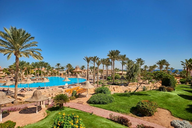 Gallery - Parrotel Beach Resort