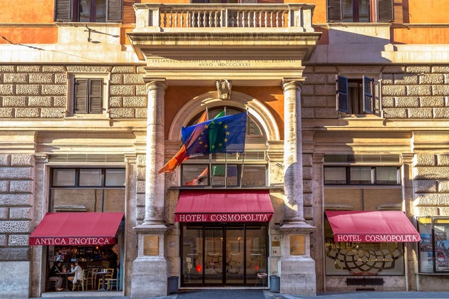 Gallery - Cosmopolita Rome Colosseum, Tapestry Collection By Hilton