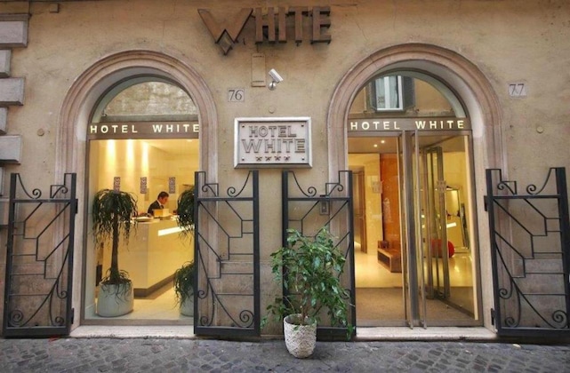 Gallery - Hotel White