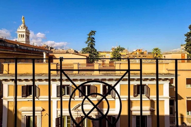 Gallery - Royal Court Hotel