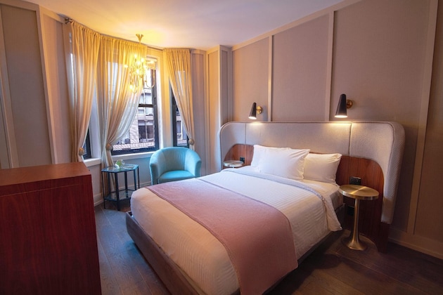 Gallery - The Evelyn Hotel