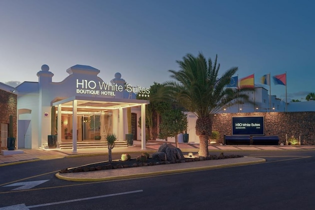 Gallery - H10 White Suites