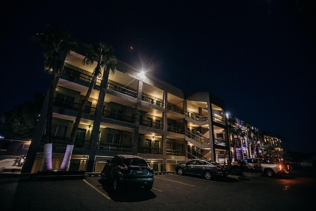 Gallery - Calafia Hotel