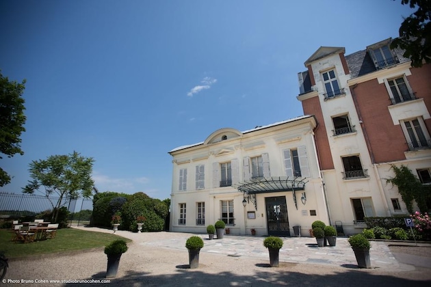 Gallery - Pavillon Henri Iv Hotel Restaurant Gastronomique Terrasse