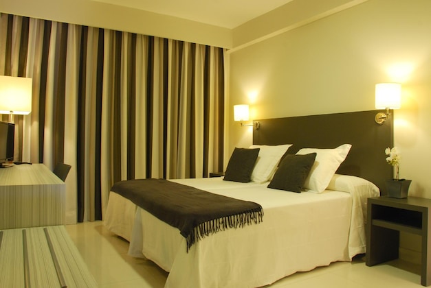 Gallery - Los Robles Hotel