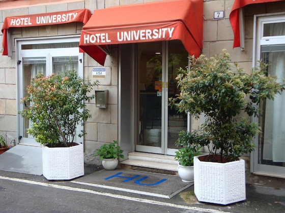 Gallery - Hotel University
