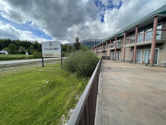 Gallery - Riverside Mountain Lodge
