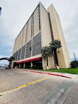 Gallery - Doubletree By Hilton Laredo