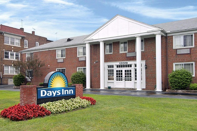 Gallery - Days Inn By Wyndham Cleveland Lakewood