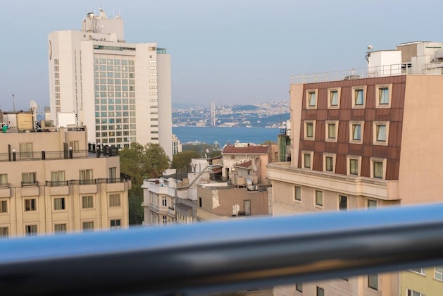 Gallery - Seminal Hotel