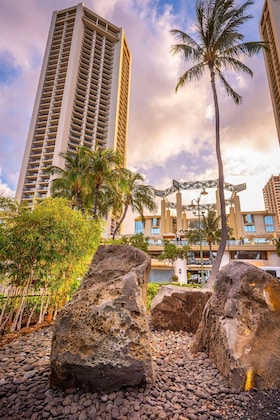 Gallery - Hyatt Regency Waikiki Beach Resort & Spa