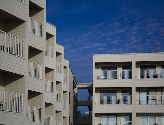 Gallery - Sailport Waterfront Suites