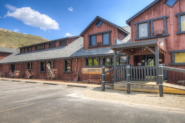 Gallery - The Ridgeline Hotel At Yellowstone,  Ascend Hotel Collection