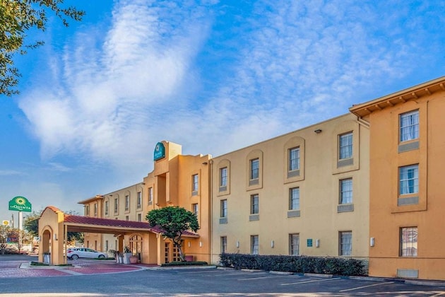 Gallery - La Quinta Inn by Wyndham Houston Greenway Plaza Medical Area