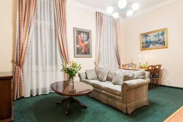 Gallery - Bohemia Plaza Residence