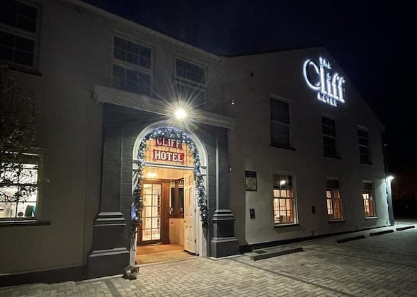 Gallery - The Cliff Hotel