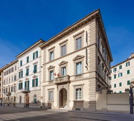 Gallery - Hotel Embassy
