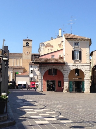 Gallery - Plaza