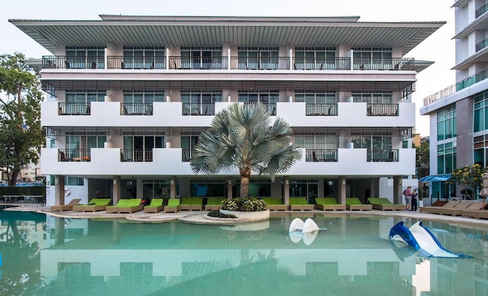 Gallery - The Pattaya Discovery Beach Hotel Pattaya