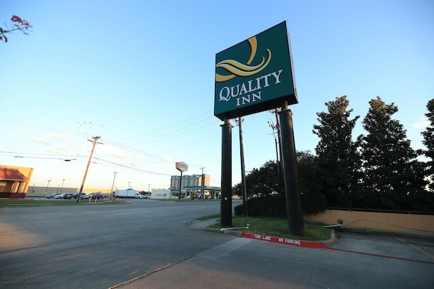 Gallery - Quality Inn & Suites DFW Dallas Airport