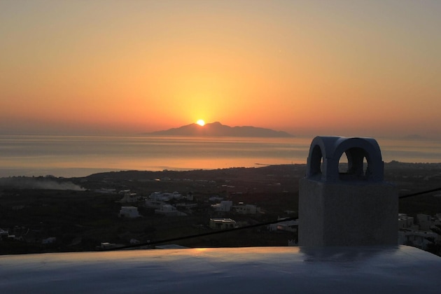 Gallery - Amerisa Suites & Villa
