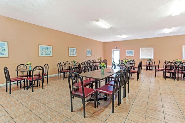 Gallery - Howard Johnson By Wyndham Tropical Palms Kissimmee