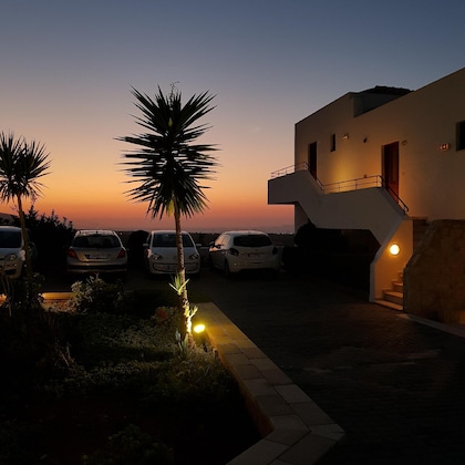 Gallery - Amazones Village Suites