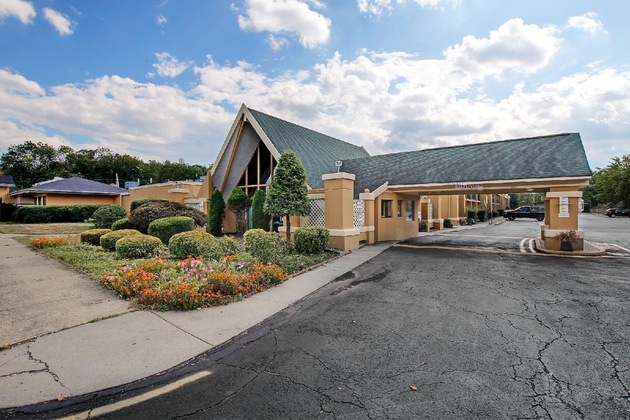 Gallery - Red Carpet Inn