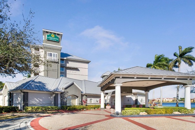 Gallery - La Quinta Inn & Suites By Wyndham Ft. Lauderdale Airport