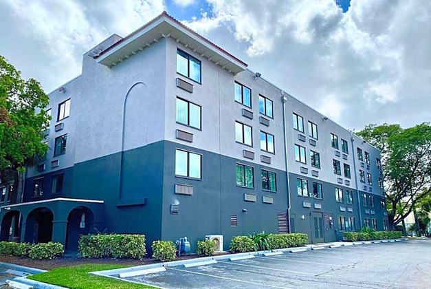 Gallery - La Quinta Inn & Suites by Wyndham Ft Lauderdale Cypress Cr