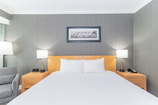 Gallery - Sandman Signature Vancouver Airport Hotel & Resort