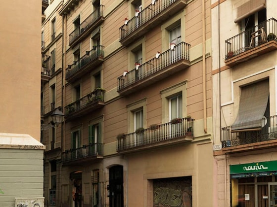 Gallery - Chic & Basic Tallers Hostal