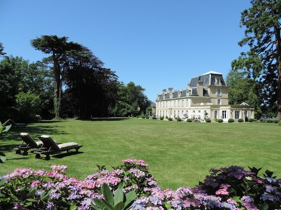 Gallery - Château La Chenevière