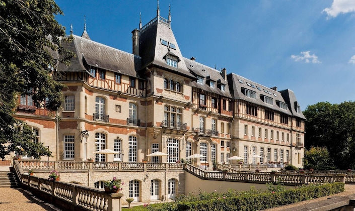 Gallery - Château Jeanne & The Forest - Château De Montvillargenne