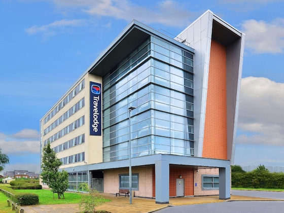 Gallery - Holiday Inn Express Liverpool John Lennon Airport